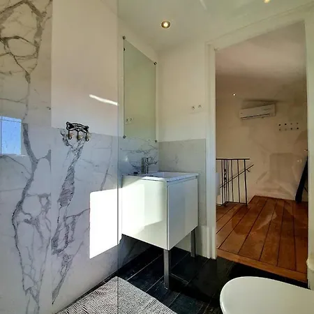Lägenhet Freshly Tastefully Renovated In Heart Of Old *